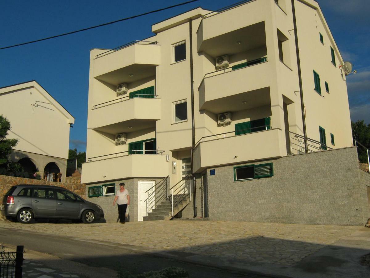 Villa Luce Apartment House Karlobag Exterior photo
